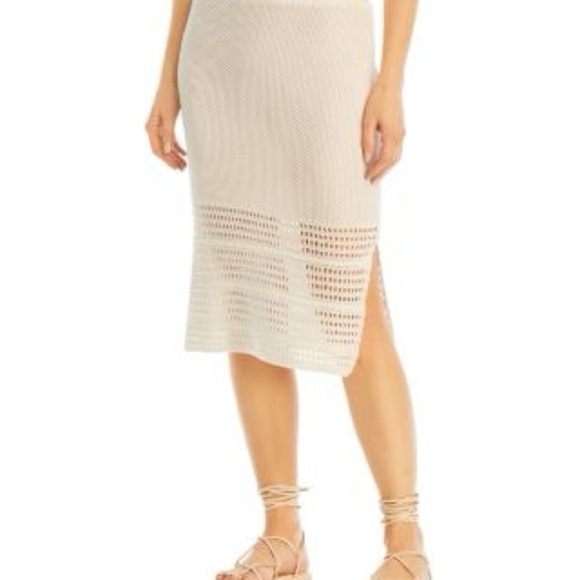 Elegant Cream Knit Skirt - Picture 2 of 3
